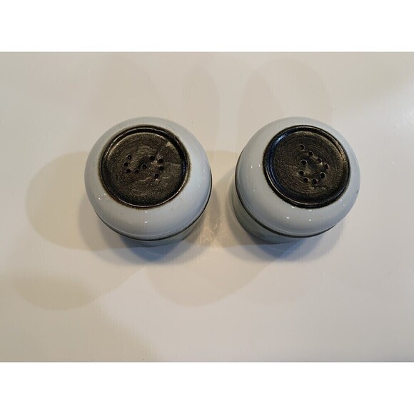 Vintage Denby Romance Salt & Pepper Made In England Blue White Classic Ceramic - Picture 5 of 9